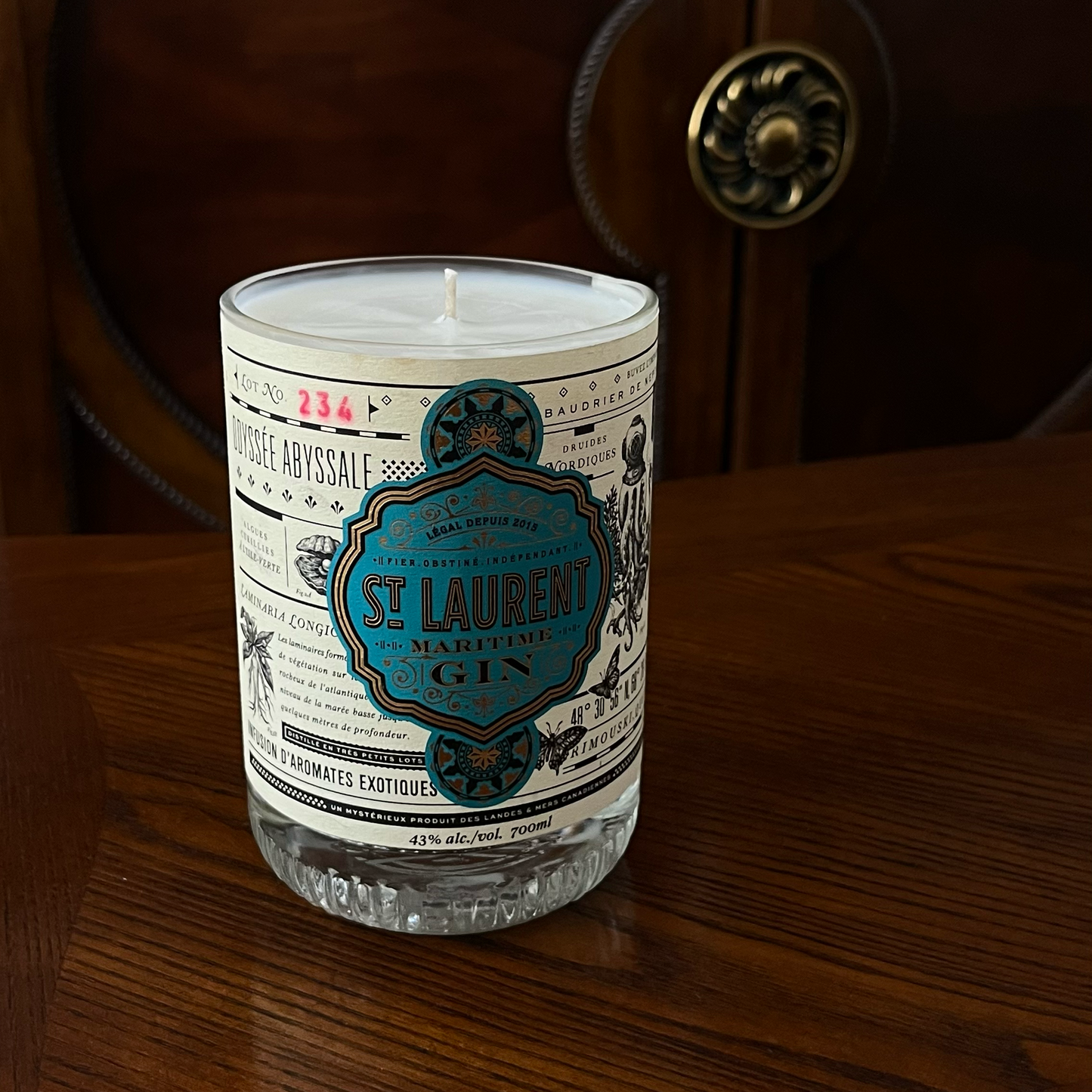 St Laurent Gin Candle - By Tiseo