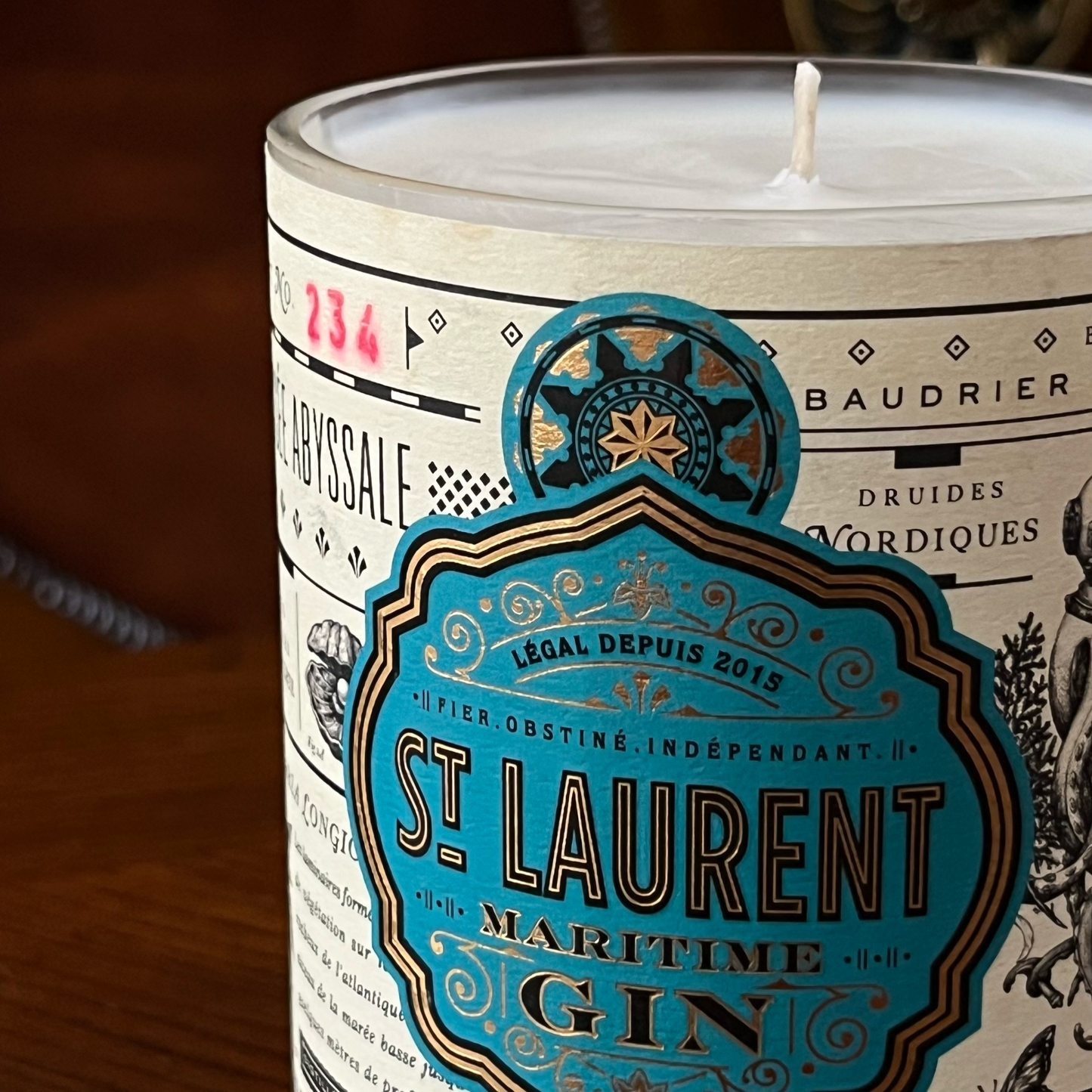 St Laurent Gin Candle - By Tiseo