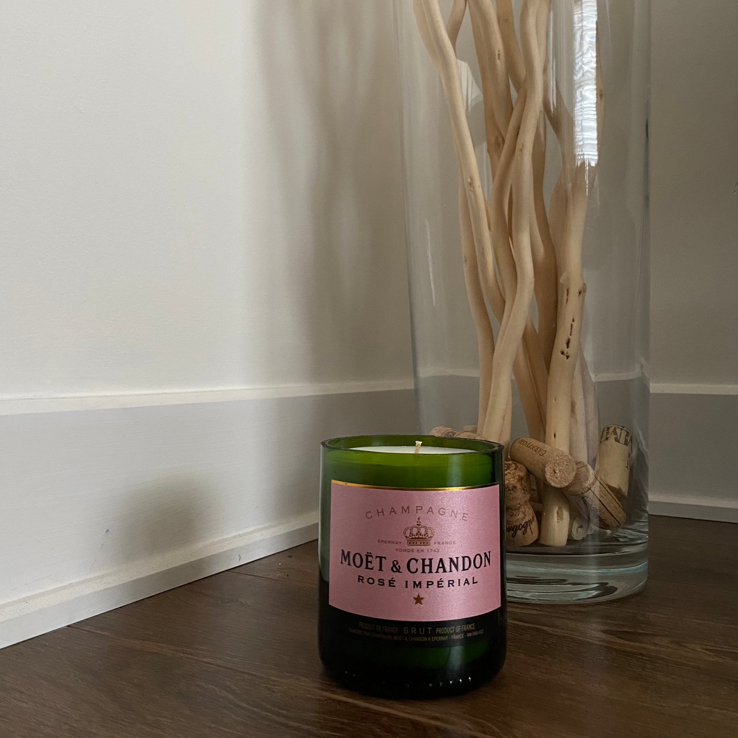 Moet & Chandon Rose 750ml - By Tiseo