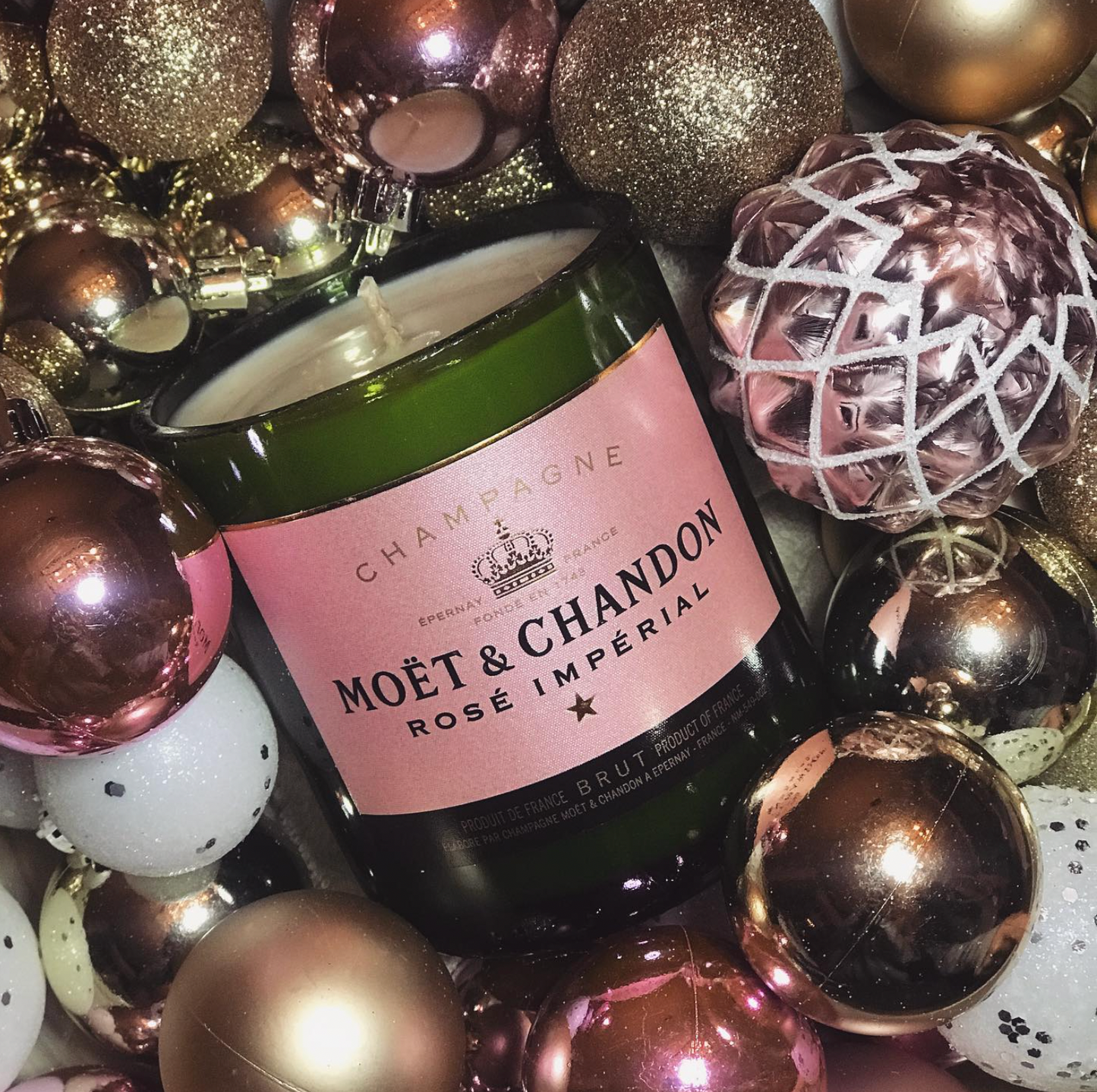Moet & Chandon Rose 750ml - By Tiseo