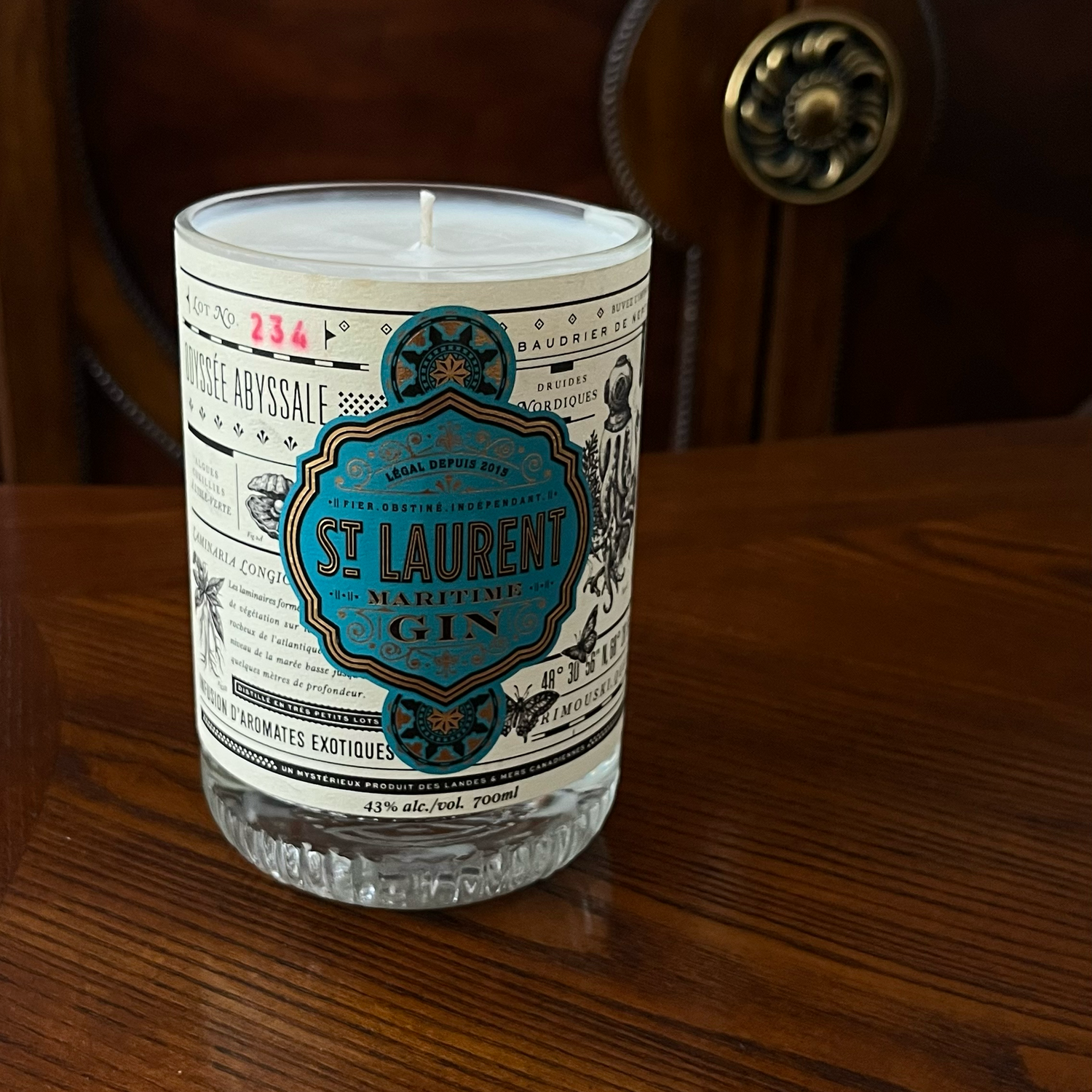 St Laurent Gin Candle - By Tiseo